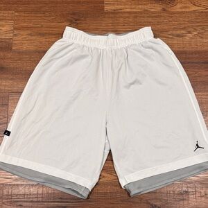 Men’s Jordan Men's Reversible Athletic Shorts sz: Medium or Large